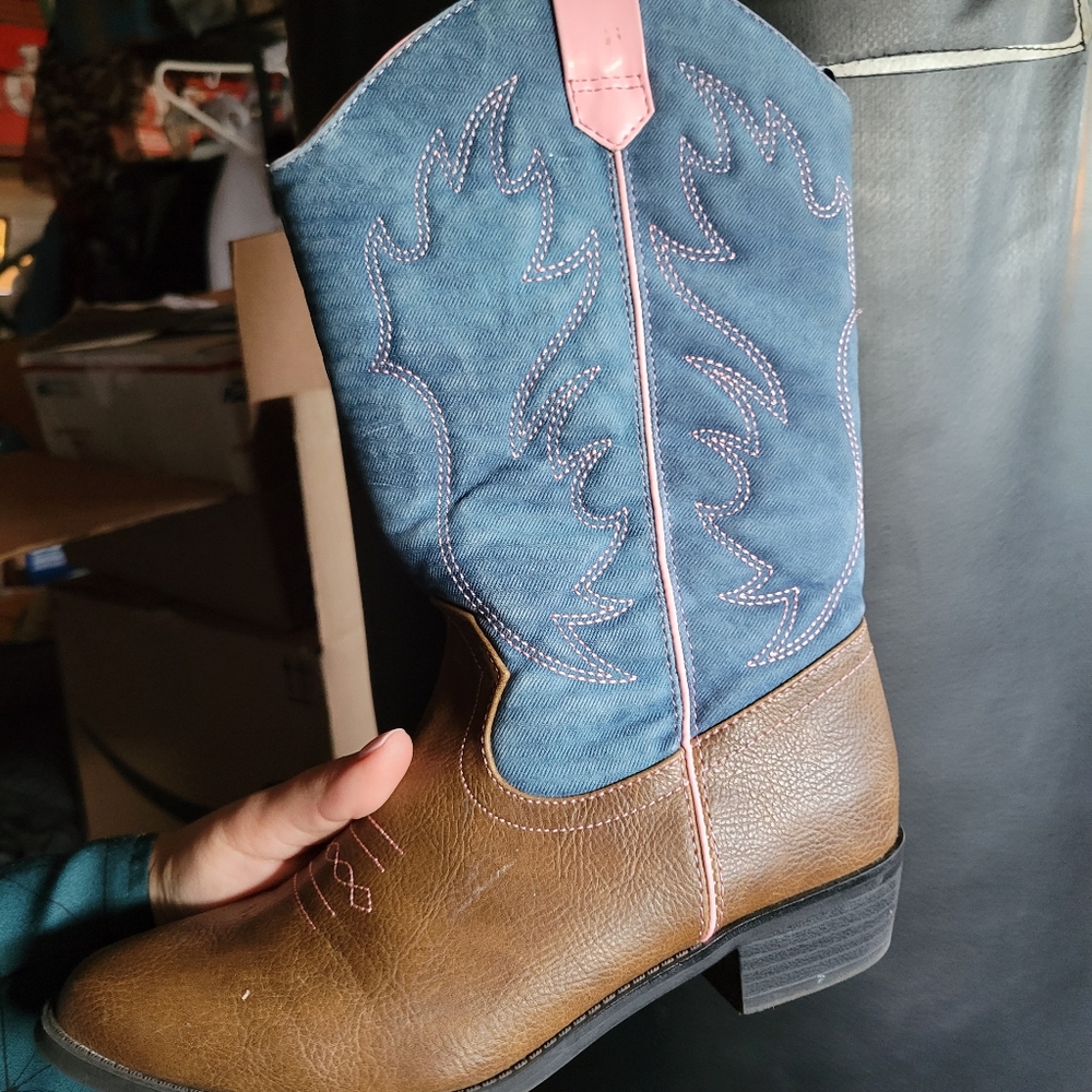 Girl cowboy boots